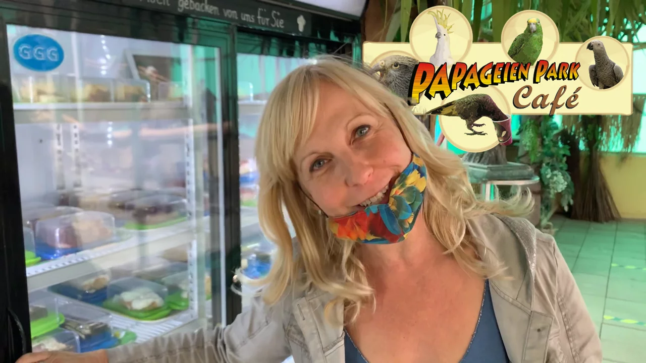 VIDEO: Heike führt Euch durch das Papageien Café