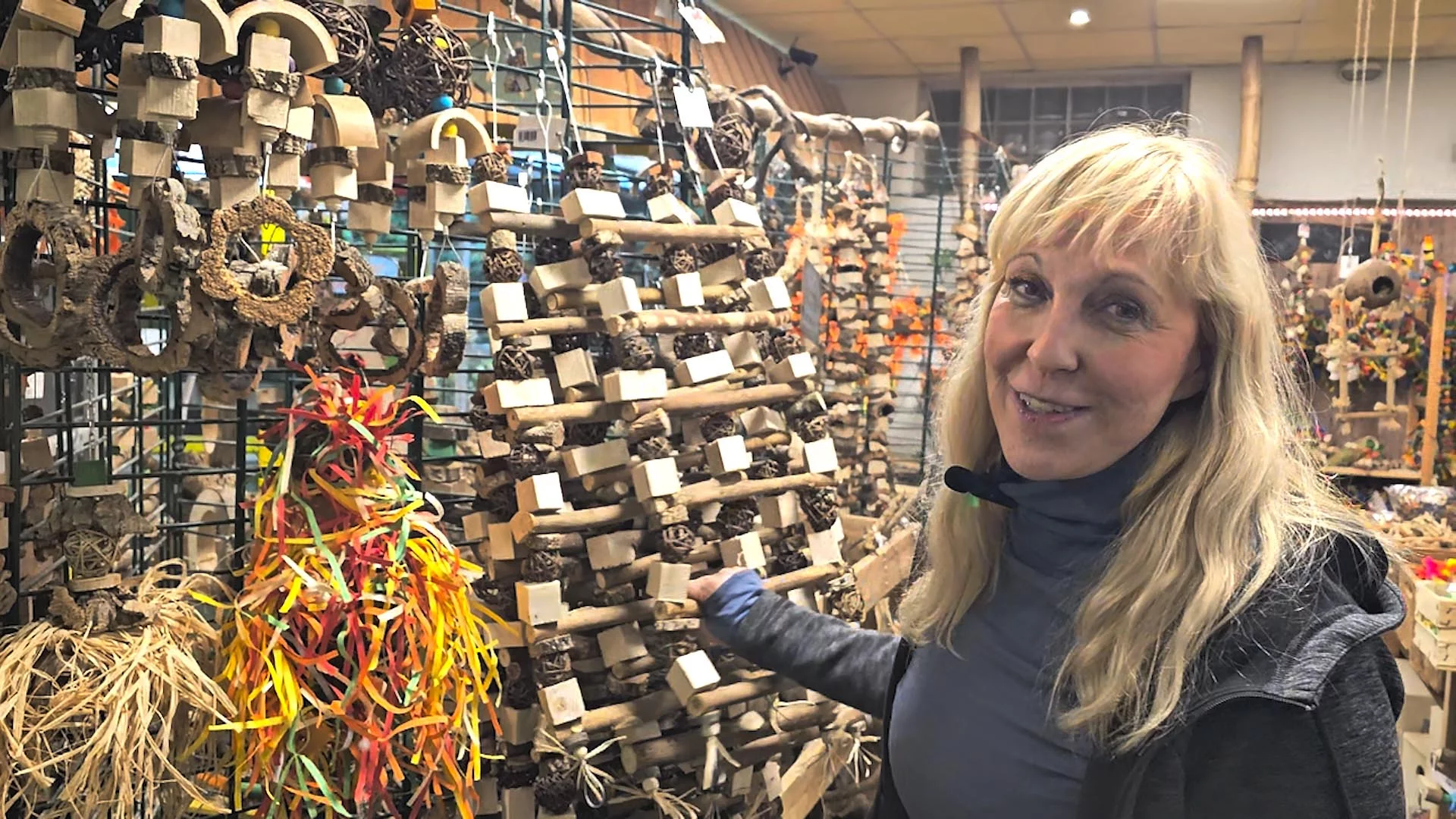 VIDEO: Heike und Kea Max zeigen Euch das schönste Papageienspielzeug